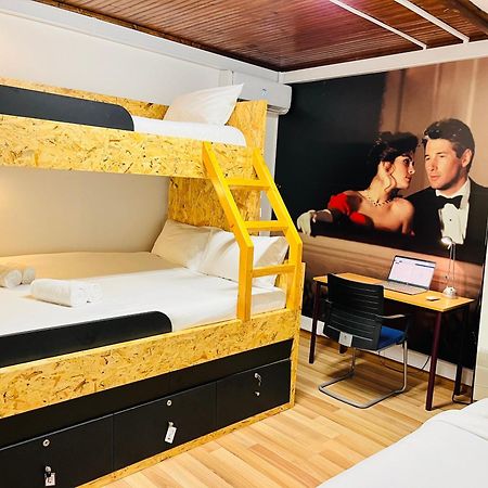 Lagos Central Rock School Hostel ,Algarve Екстер'єр фото